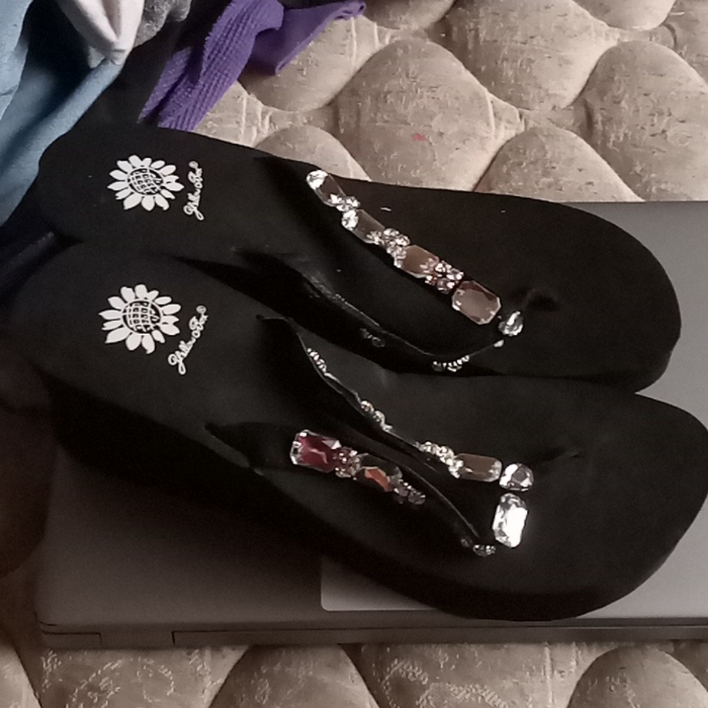 Black sandal